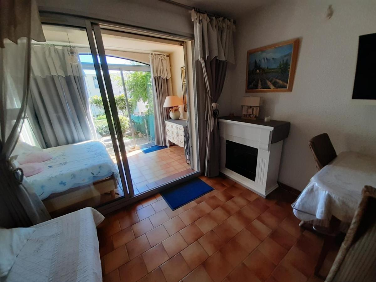 T2, Jardin, Veranda Chambre, Climatisation, Parking Privatif, Proche A Pied Centre, Plage, Gare, Pour 3 Adultes Ou 2 Adultes Avec 2 Enfants Bandol Exteriér fotografie