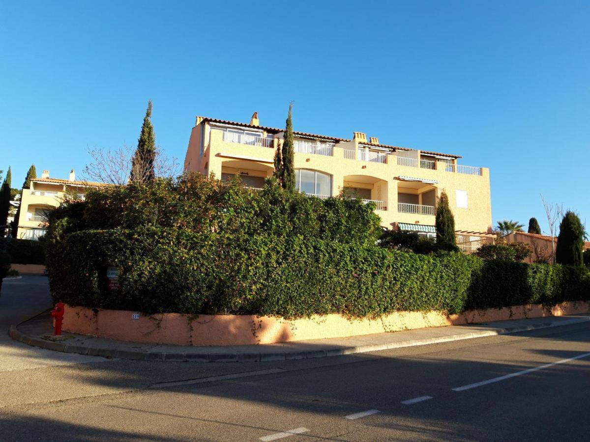 T2, Jardin, Veranda Chambre, Climatisation, Parking Privatif, Proche A Pied Centre, Plage, Gare, Pour 3 Adultes Ou 2 Adultes Avec 2 Enfants Bandol Exteriér fotografie