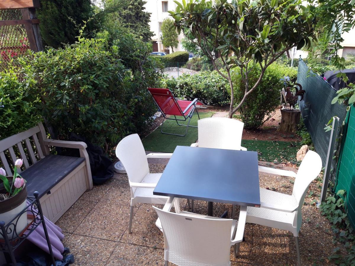 T2, Jardin, Veranda Chambre, Climatisation, Parking Privatif, Proche A Pied Centre, Plage, Gare, Pour 3 Adultes Ou 2 Adultes Avec 2 Enfants Bandol Exteriér fotografie
