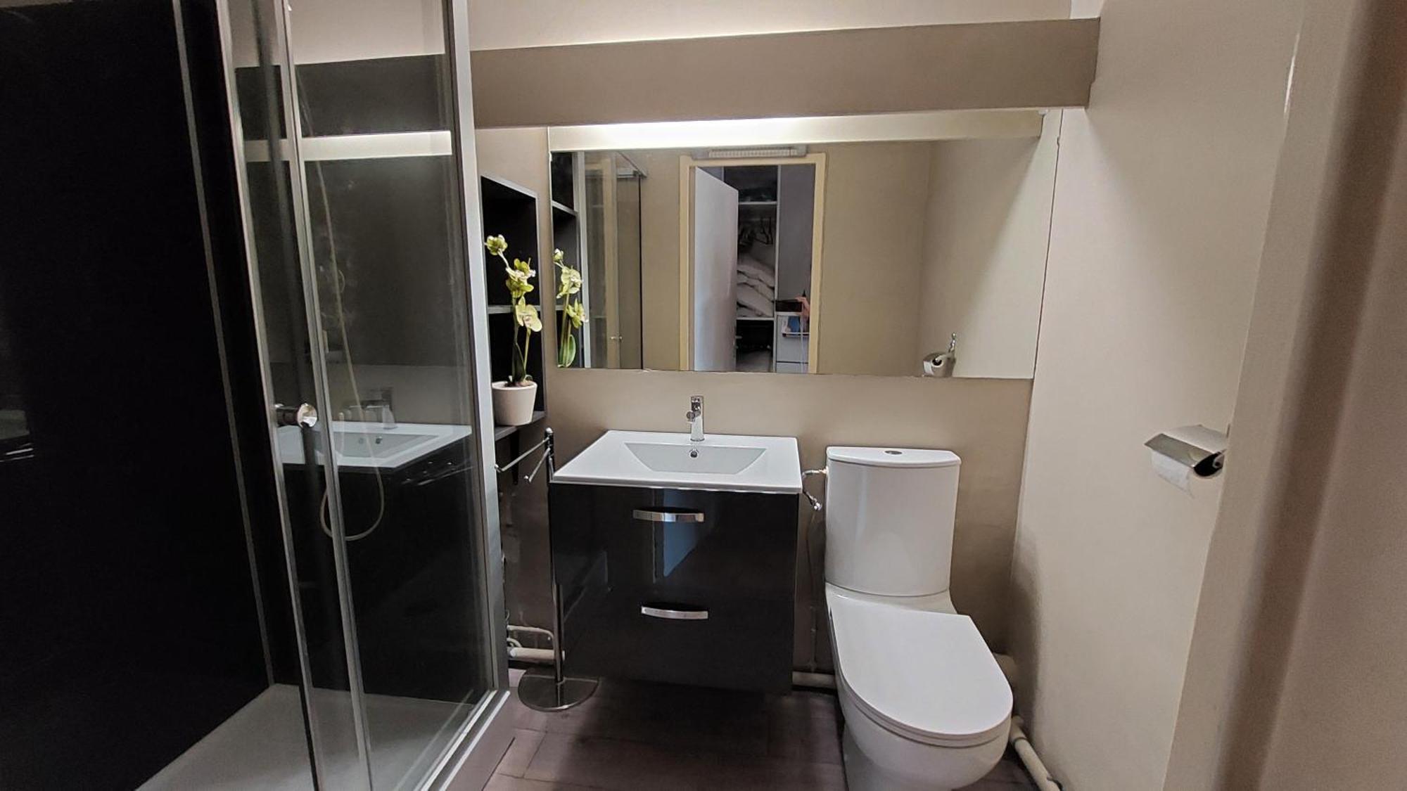 T2, Jardin, Veranda Chambre, Climatisation, Parking Privatif, Proche A Pied Centre, Plage, Gare, Pour 3 Adultes Ou 2 Adultes Avec 2 Enfants Bandol Exteriér fotografie